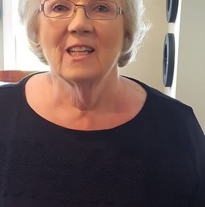 Meet your Posher, Claire